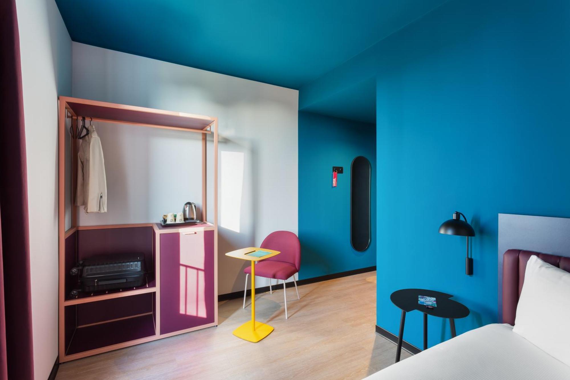 Cx Milan Nom Hostel Bagian luar foto