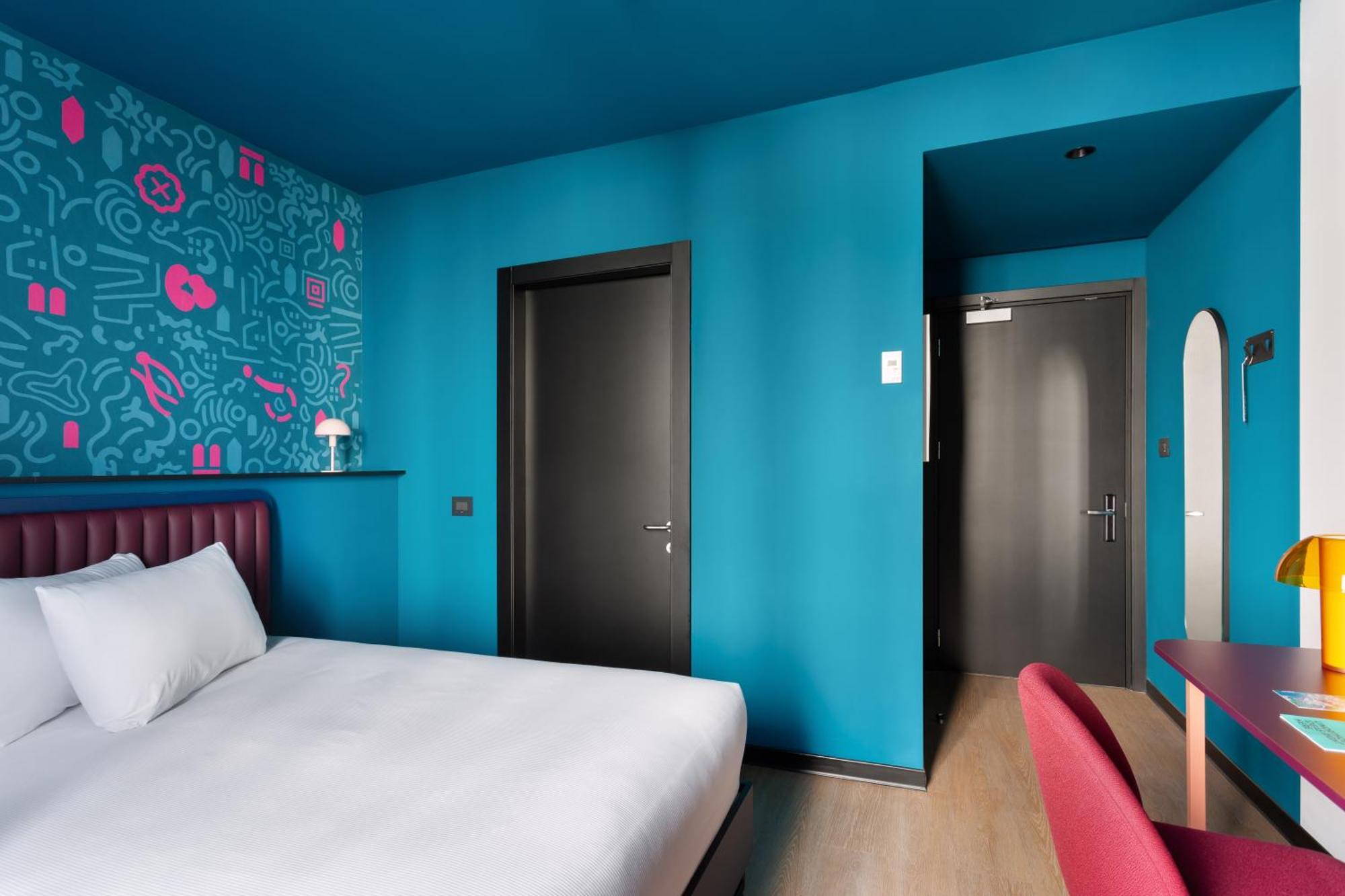 Cx Milan Nom Hostel Bagian luar foto
