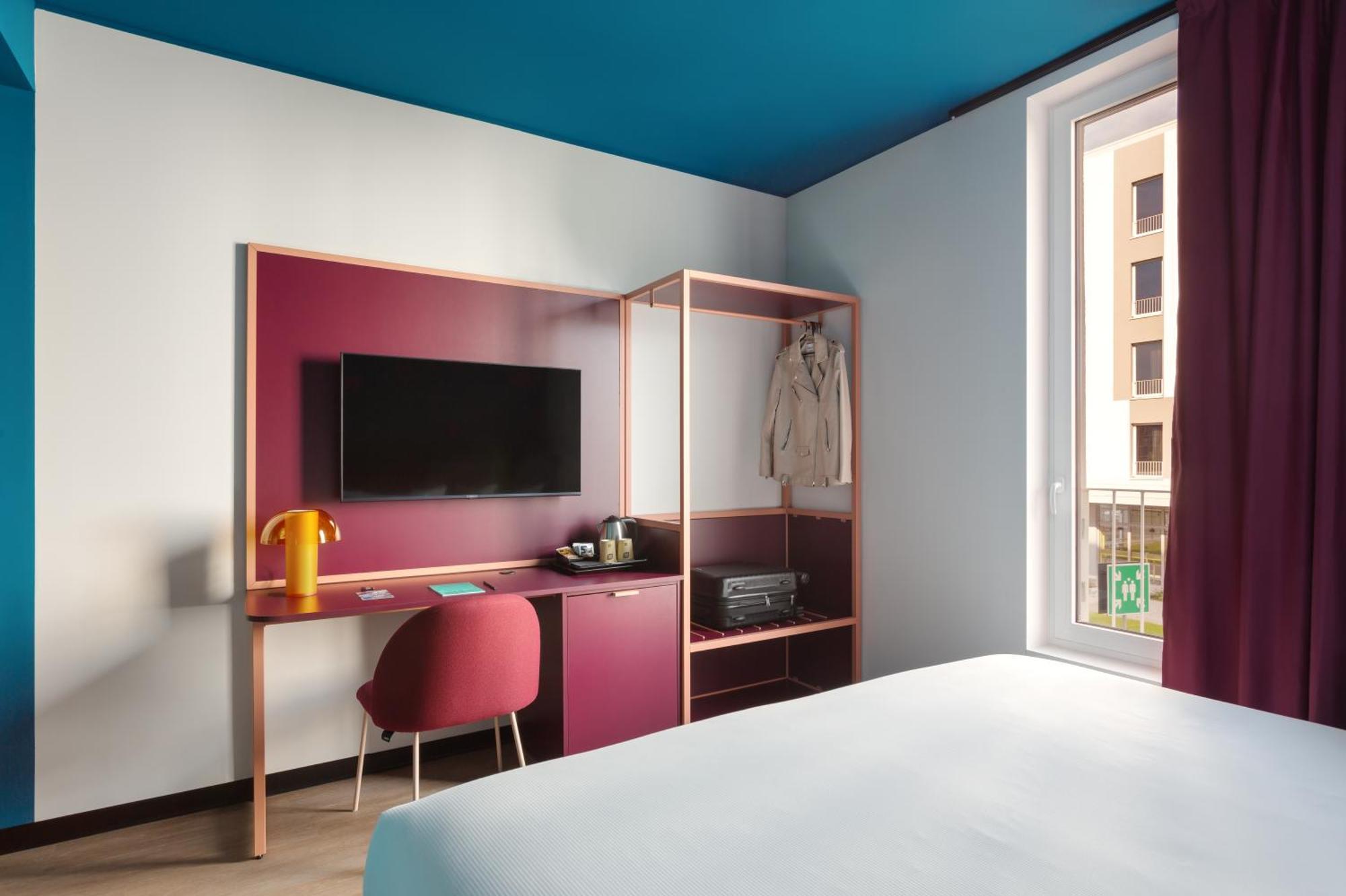 Cx Milan Nom Hostel Bagian luar foto
